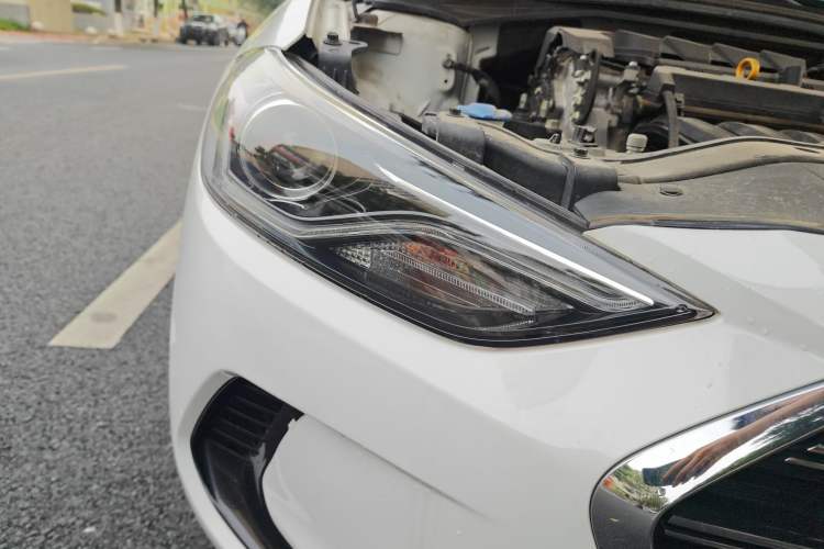 Used Hyundai Elantra (6th Generation / Lingdong) 2020 1.5L CVT Smart & Stylish – Elite Version Right Front Headlight