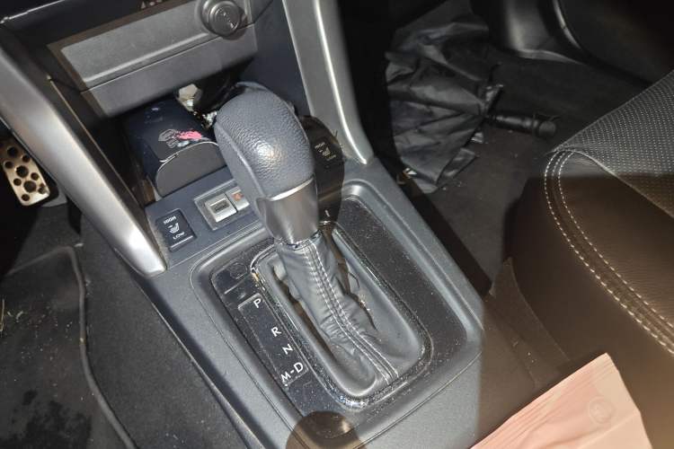 Used Subaru Forester 2015 2.0i Special Edition Commemorative Model Gear Lever