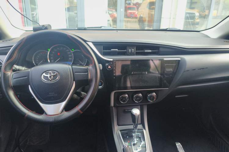 Used Toyota Corolla 2018 1.2T S-CVT GL Smart Enjoyment Version Center Console