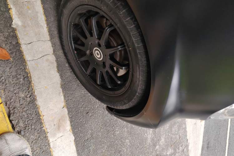 Used smart fortwo 2012 1.0 MHD Hardtop Standard Edition Right Front Wheel Hub