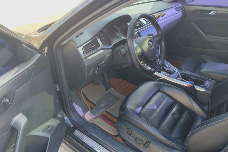 Used Volkswagen Passat 2016 330TSI DSG Luxury Edition
