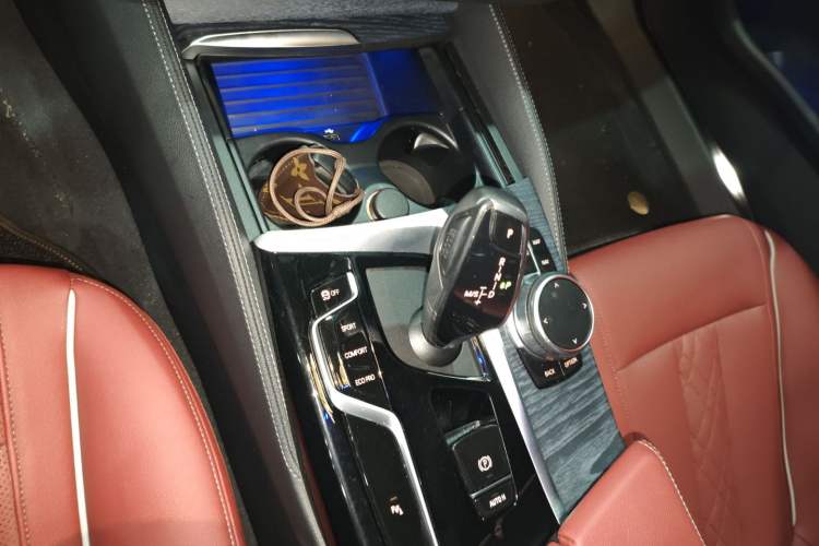 Used BMW 5 Series 2021 Facelifted 530Li Leading Edition M Sport Package
