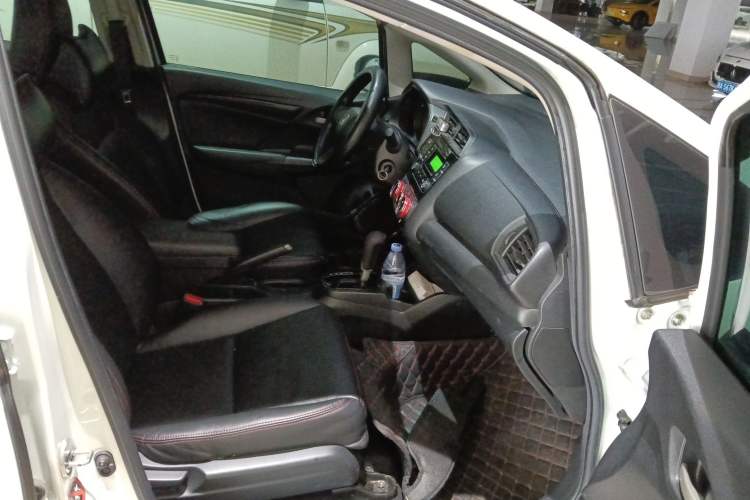 Used Honda Fit 2018 1.5L CVT Comfort Sunroof Version