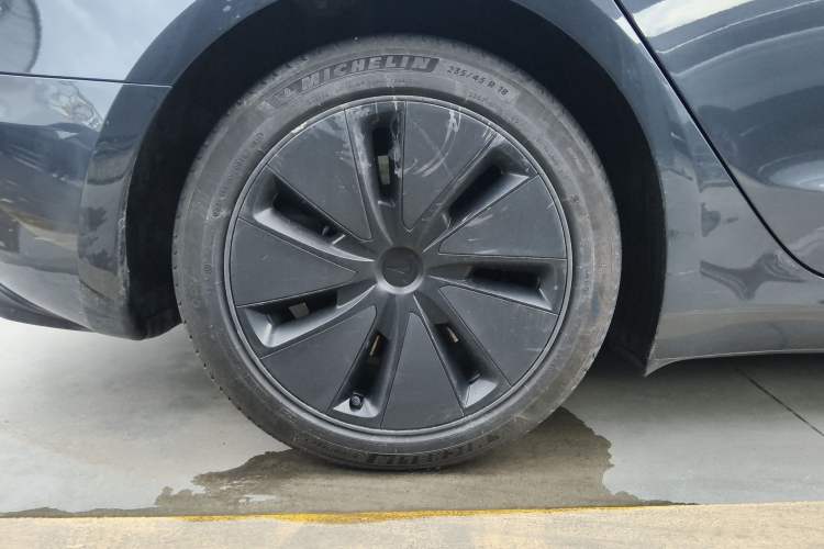 Used Tesla Model 3 2023 Rear-Wheel-Drive Version Right Rear Wheel Hub