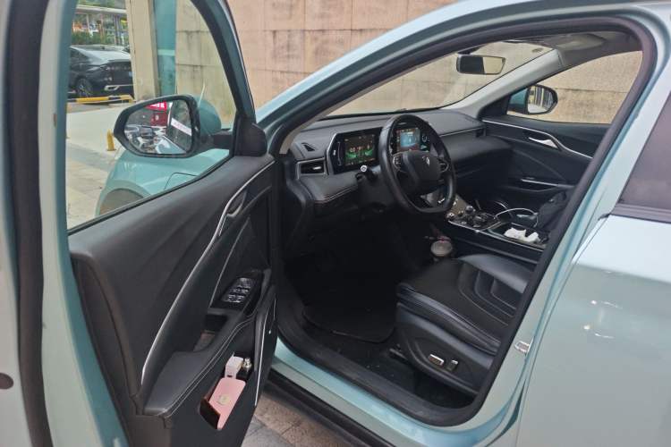 Used NETA U 2022 Zhi 400 Lithium-Nickel-Manganese-Cobalt Energy System Driver Seat