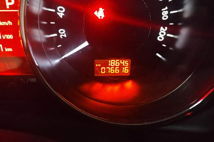 Used Peugeot 3008 2015 1.6THP Automatic Prestige Edition Odometer Close Up