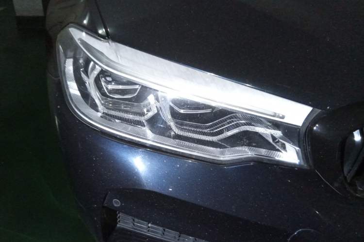 Used BMW 5 Series 2018 540i M Sport Package Right Front Headlight