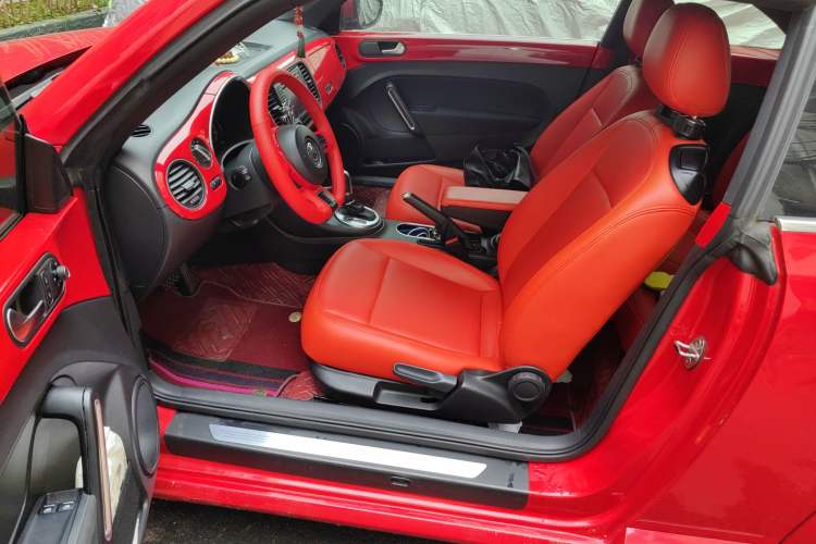 Used Volkswagen Beetle 2015 180TSI model
