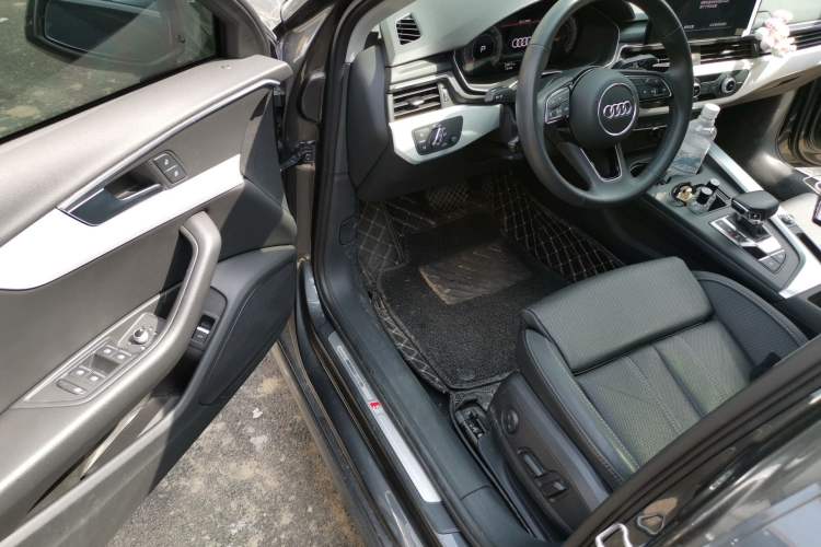 Used Audi A4L 2022 40 TFSI Fashion Dynamic Model
