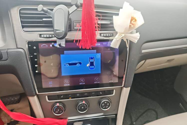 Used Volkswagen Golf 2016 230TSI Automatic Luxury Version Audio And AC Panel