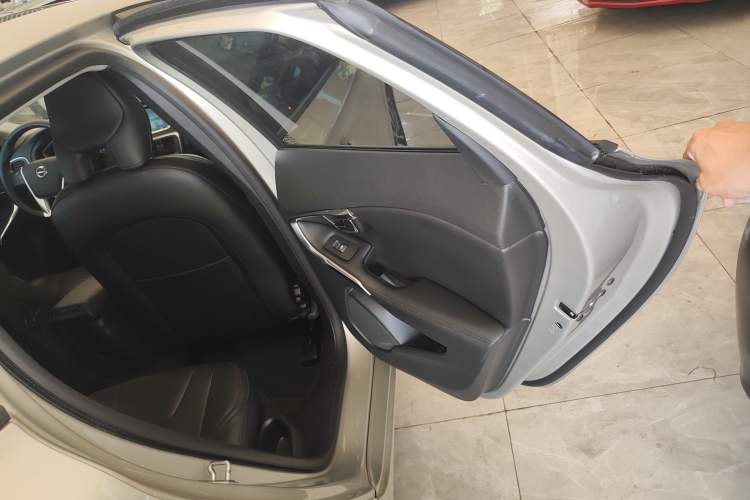 Used Volvo V40 2017 T3 Zhiyi Edition
