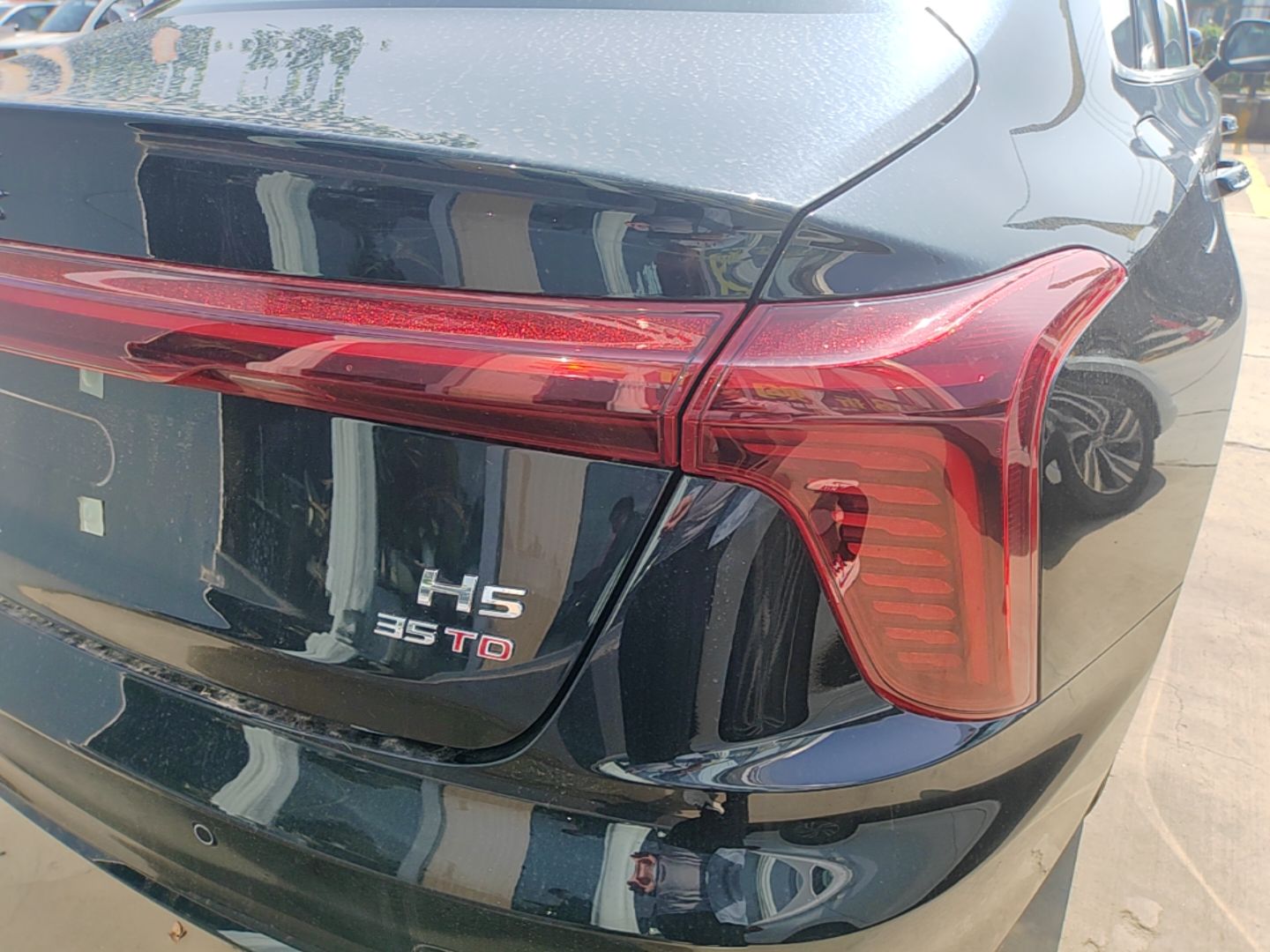Hongqi H5 2026 Model 1.5T DCT Qi Yun Pro Edition — снимка 9