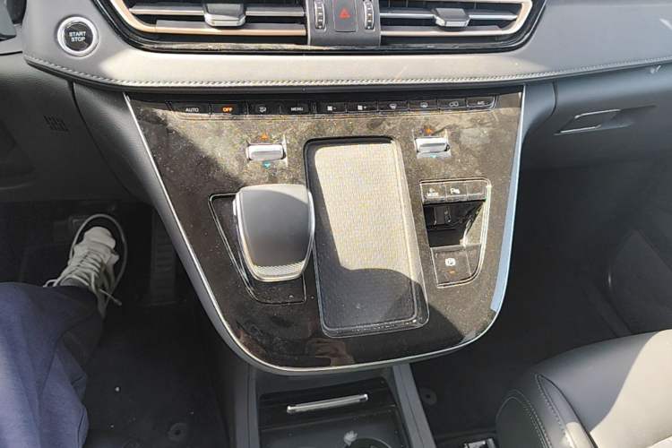 Used Hongqi HQ9 PHEV 2024 2.0T Four-Wheel Drive Business Edition Gear Lever