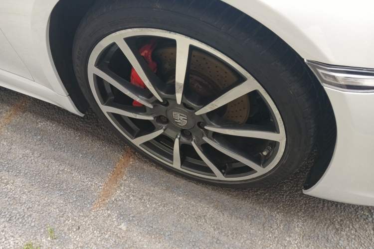 Used Porsche 718 2016 Boxster 2.0T Right Front Wheel Hub