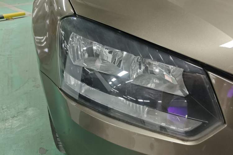 Used Skoda Yeti 2016 1.4TSI DSG Advanced Edition Right Front Headlight