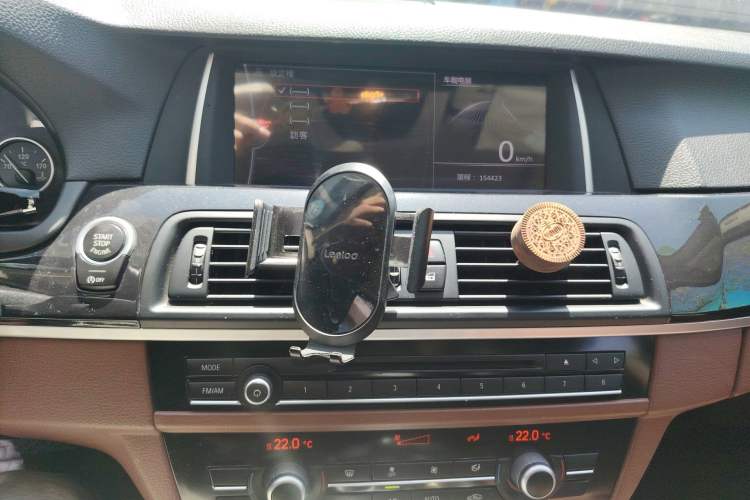 Used BMW 5 Series 2014 520i Elegant Edition Audio And AC Panel