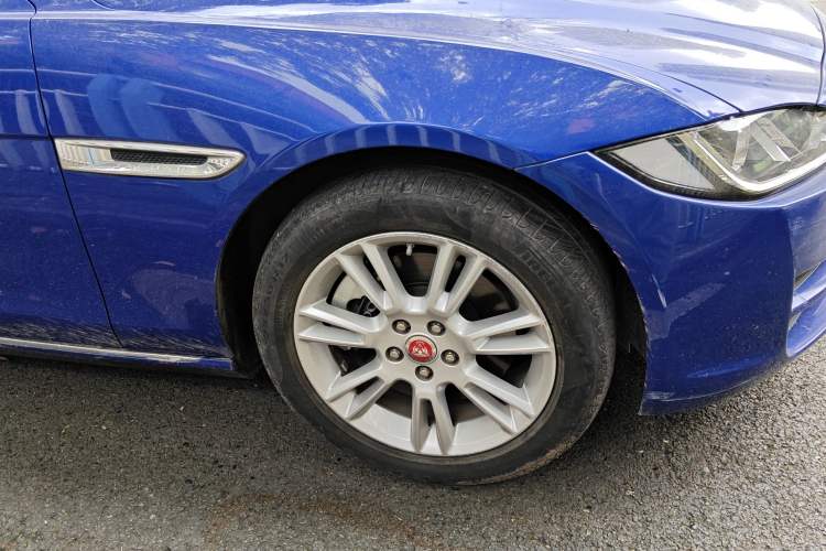 Used Jaguar XEL 2018 2.0T 200 PS Luxury Edition Right Front Wheel Hub