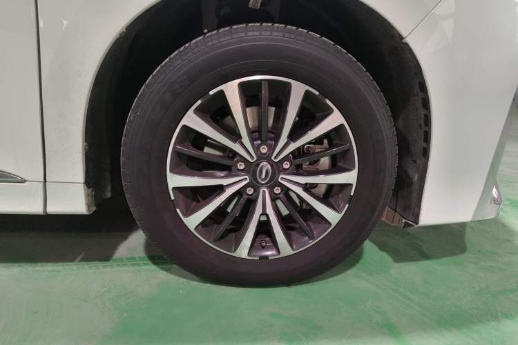 Used GAC Trumpchi M8 2023 Lingxiu Series 390T Luxury Edition Right Front Wheel Hub