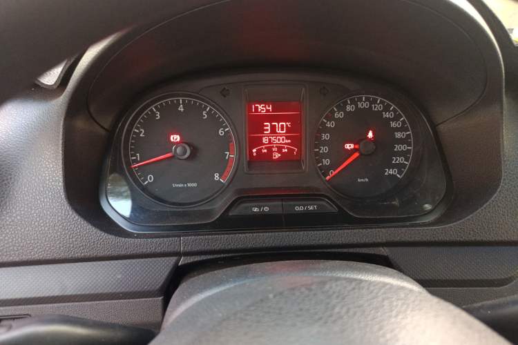 Used Volkswagen Jetta 2015 Value Edition 1.6L Manual Fashionable Style Instrument Cluster