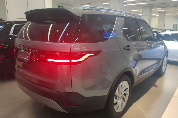 Used Land Rover Discovery 2023 300PS S Rear Right 45 Deg