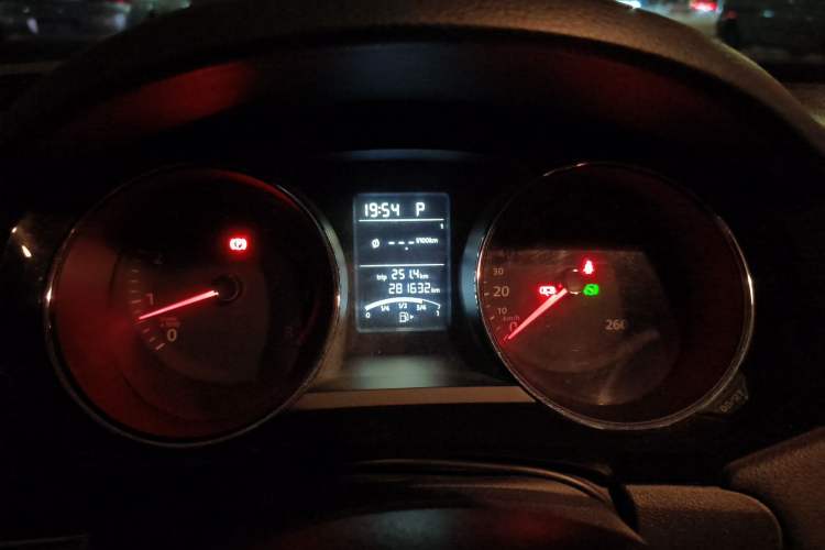 Used Volkswagen Sagitar 2015 1.6L Automatic Comfort Model Instrument Cluster