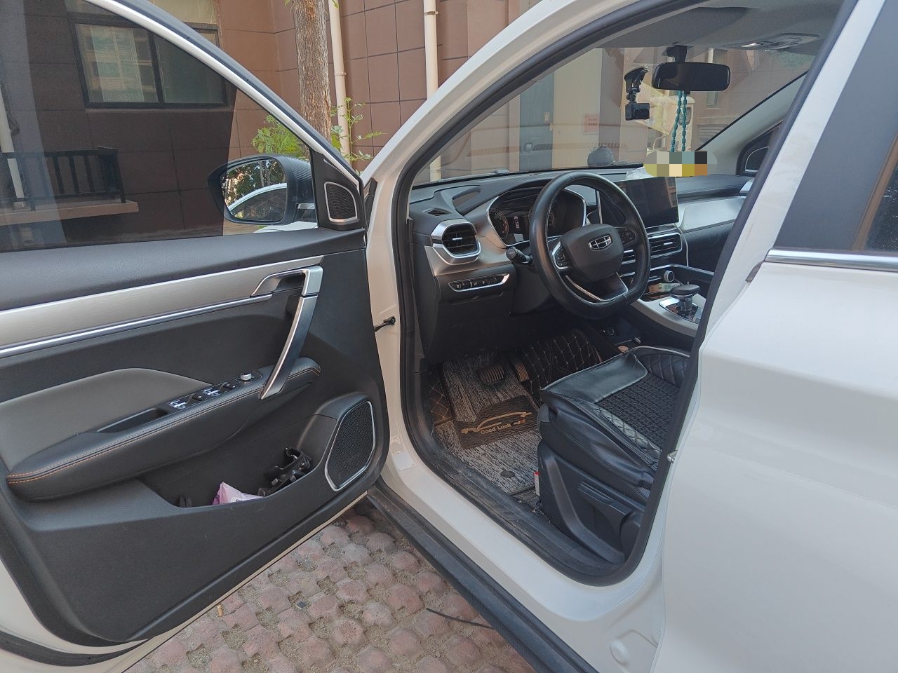 Geely Auto Coolray 2023 1.5T DCT Platinum Edition — снимка 16