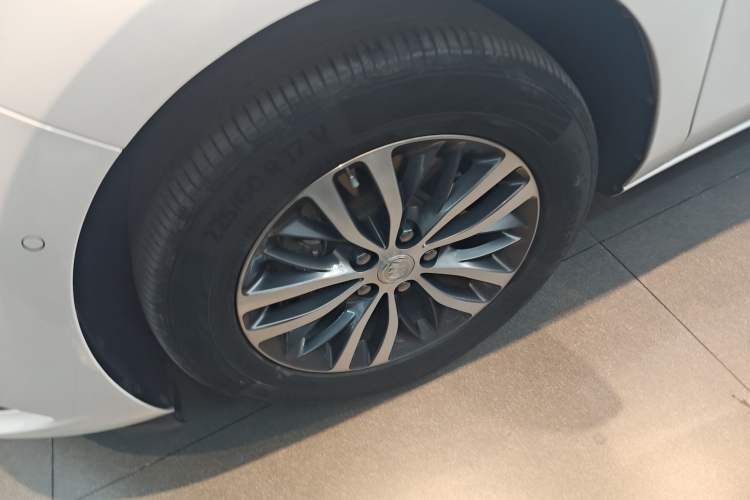 Used Buick GL8 2022 ES Landtrek 653T Luxury Edition
