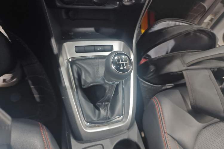 Used Roewe RX3 2020 1.6L Manual - Ultra-Fresh Entry Version
