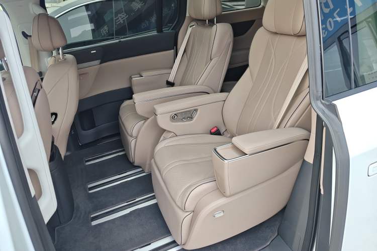 Used XPeng X9 2025 740 Ultra-Long Range Max