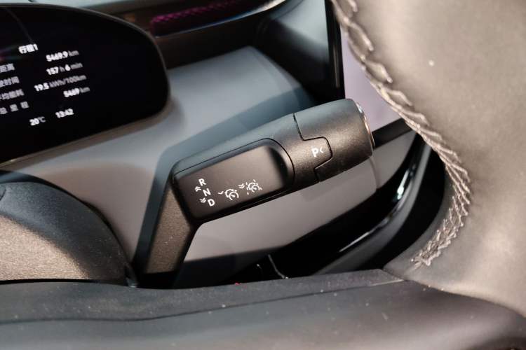 Used Zeekr MIX 2025 Intelligent Driving Version
