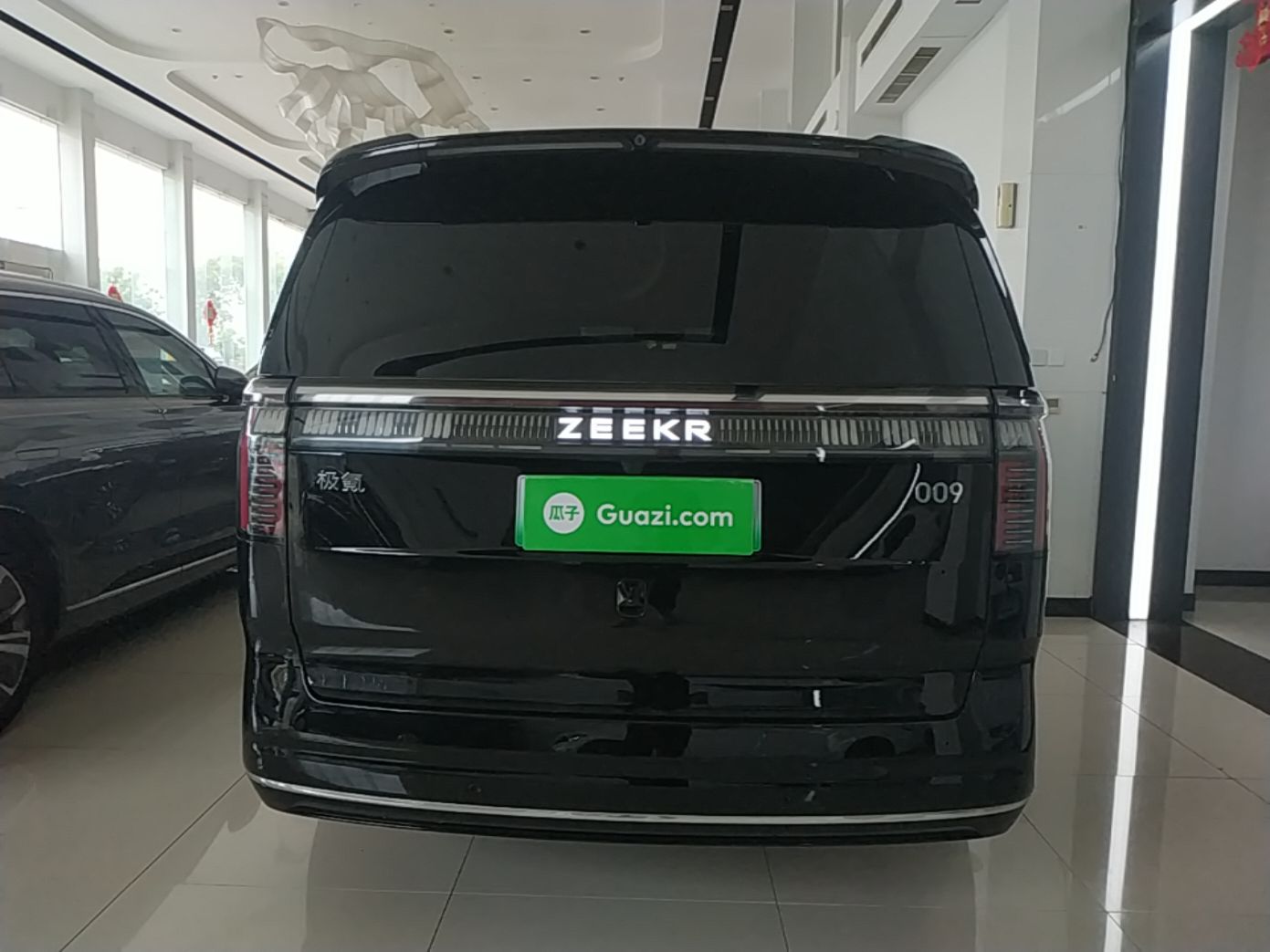 Zeekr 009 2024 Six-Seat Executive Version 4WD 108 kWh — снимка 5