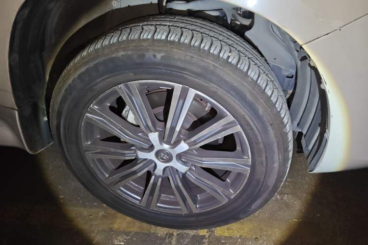 Used Toyota Land Cruiser 2015 4.0L V6 Middle East Low-Trim Version
