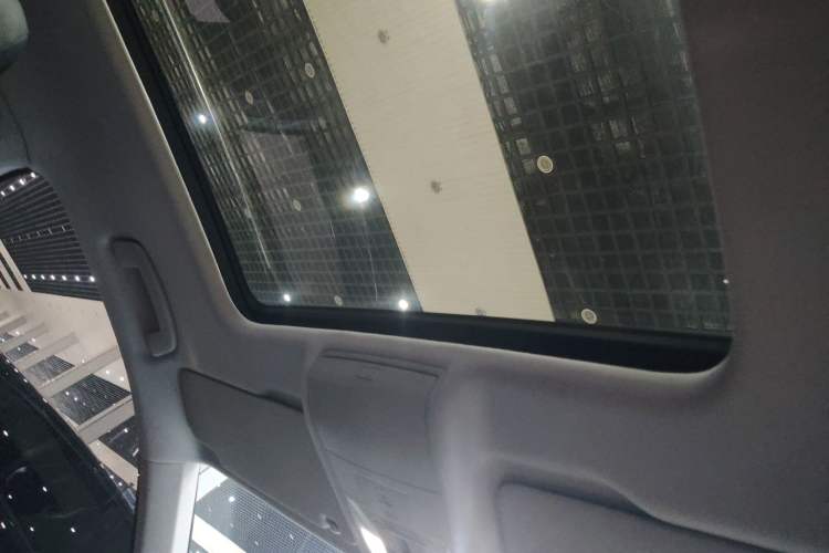 Used Volkswagen Tiguan L 2024 330TSI Automatic Two-Wheel Drive R-Line Enhanced Edition Headliner