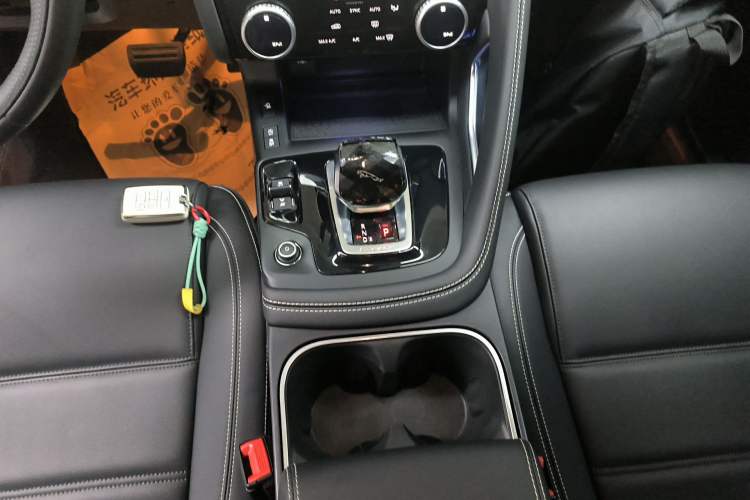 Used Jaguar E-PACE 2024 YAO Black Sport Edition R-DYNAMIC SE BLACK
