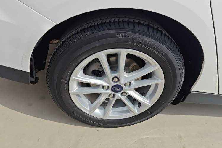 Used Ford Focus 2018 Sedan Classic 1.6L Automatic Trendy SmartDrive Edition
