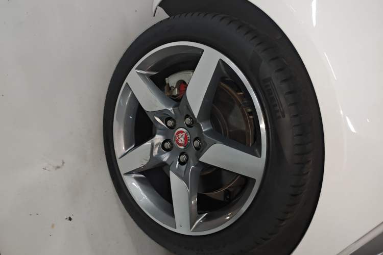 Used Jaguar XE 2015 2.0T 240 PS R-Sport
