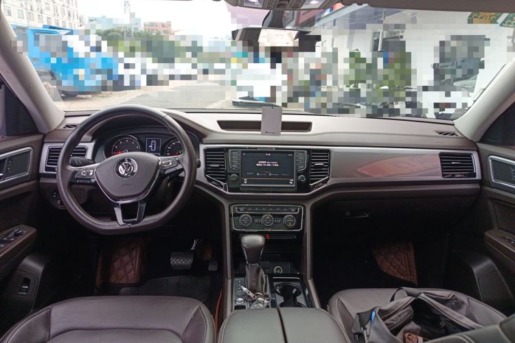 Used Volkswagen Teramont 2017 330TSI Two-Wheel-Drive Luxury Edition Center Console