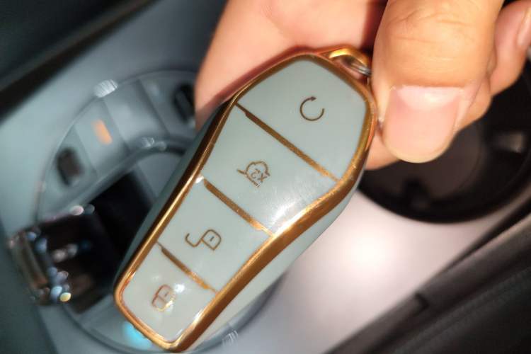 Used BYD Seal 06 New Energy 2025 DM-i Smart Drive 80KM Luxury Model Vehicle Key