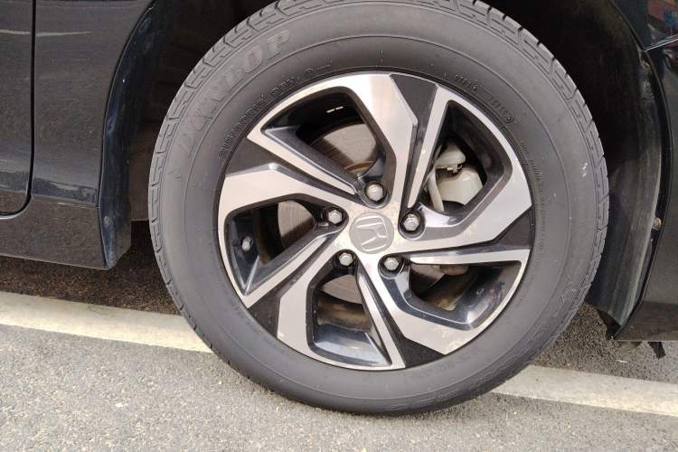 Used Honda Accord 2016 2.0L Comfort Edition Right Front Wheel Hub