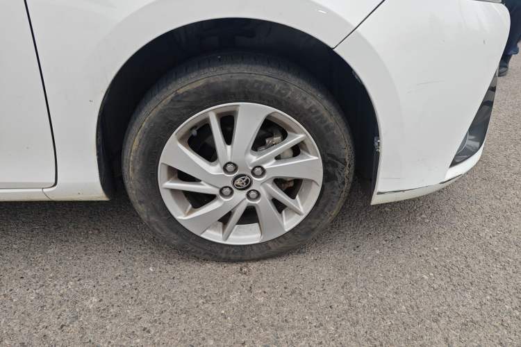 Used Toyota YARiS L Zhi Xuan 2016 Revised Version 1.5G CVT with Dynamic Sunroof