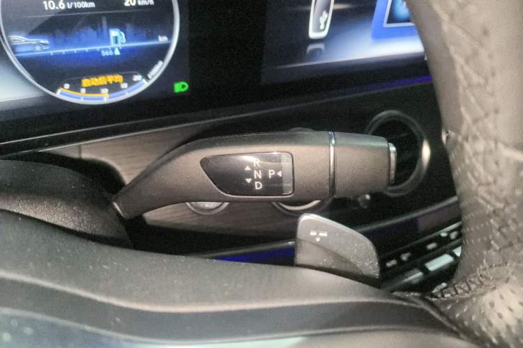 Used Mercedes-Benz E-Class 2020 Facelift E 260 L Sport Edition Gear Lever