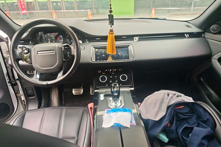 Used Land Rover Range Evoque 2020 249 PS R-DYNAMIC S Sport Edition Center Console