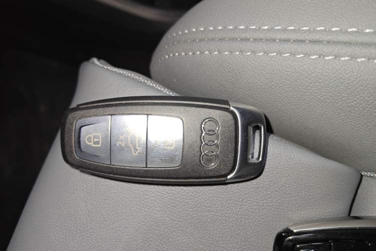 Used Audi Q5 e-tron 2023 40 e-tron Starry Edition Mecha Kit