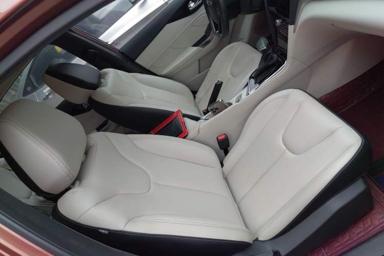 Used Venucia D60 2018 1.6L CVT Smart Connect Elite Edition