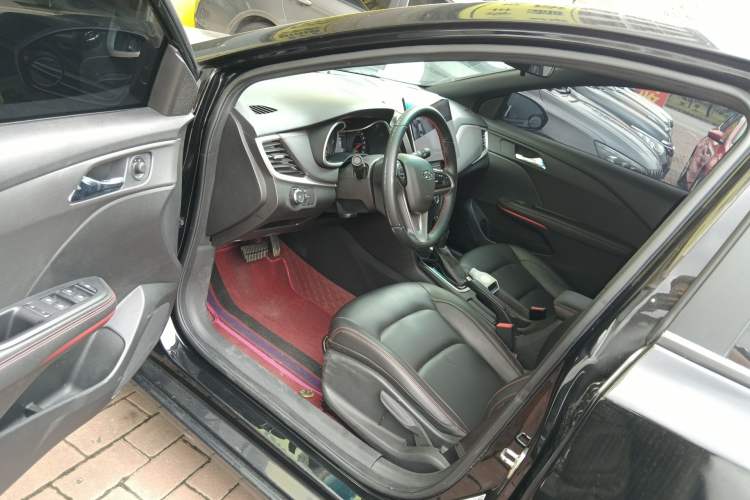 Used Chevrolet Monza 2020 Light Hybrid RS 330T Automatic Comfort Edition Driver Seat