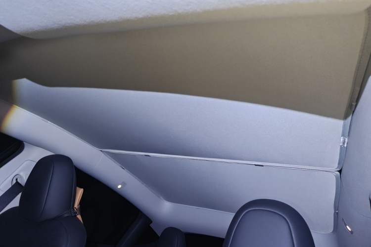 Used Tesla Model Y 2024 Rear-Wheel-Drive Version Headliner
