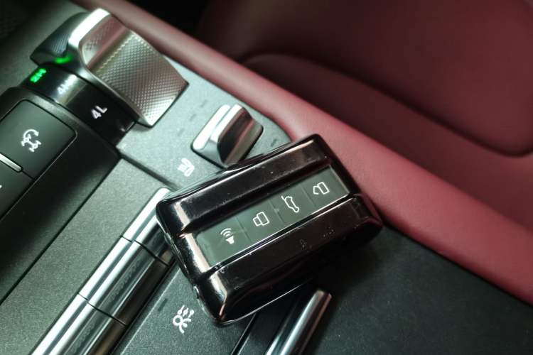 Used Tank 300 2025 2.0T Conqueror Interior 1