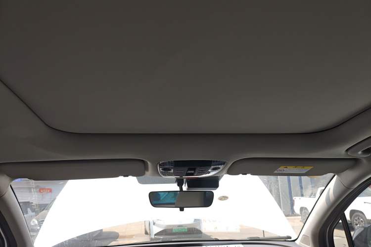 Used Kia Sportage (Chinese Domestic Model) 2025 1.5T Two-Wheel Drive Prestige Edition
