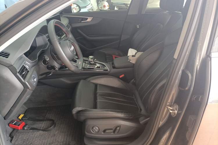 Used Audi A4L 2020 40 TFSI Luxury Dynamic Model
