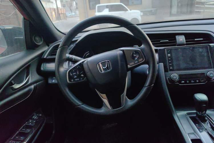 Used Honda Civic 2021 HATCHBACK 220TURBO CVT Trendy Cool Edition
